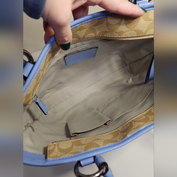 (SOLD) Coach Peyton Signature Heritage Tote Bag Sky #18917 - Picture 6 of 10